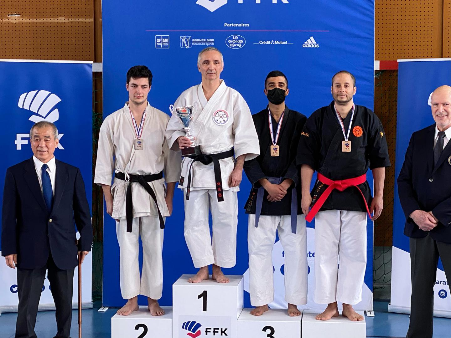 Coupe de France kobudo 2022 - Podium Senior Bô - Avec Zenei Oshiro et Jean-François Herdouin