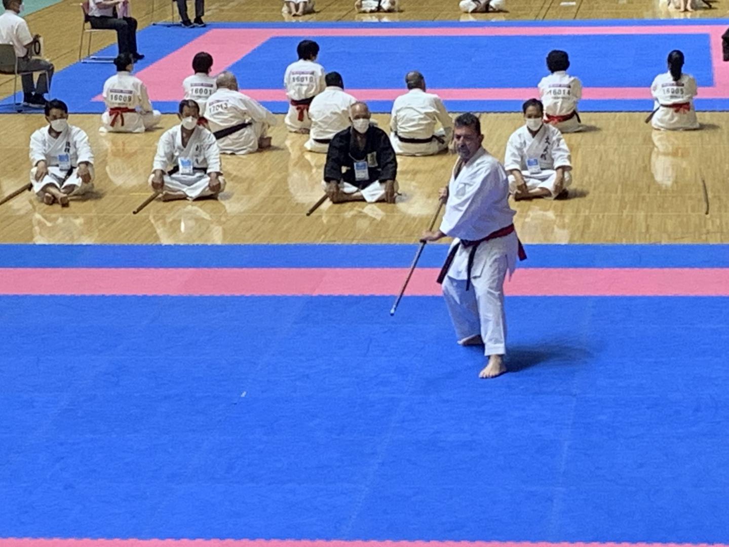 Seniors Bo - Eric en 1/4 de finale - Okinawa karate world championships 2022