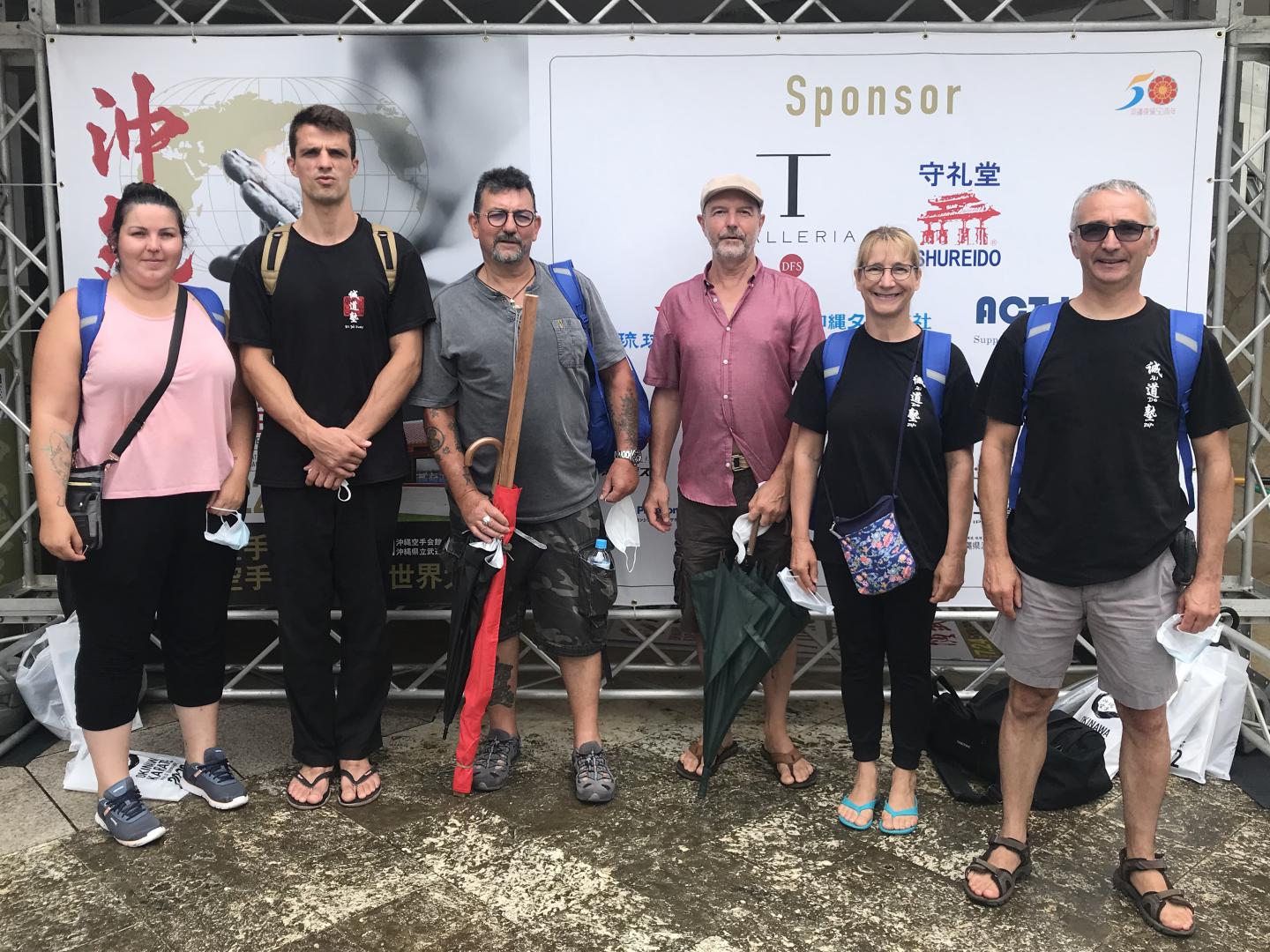 Le groupe France - Emilie, Jean, Eric, Jean, Muriel et Stef - Okinawa karate world championships 2022